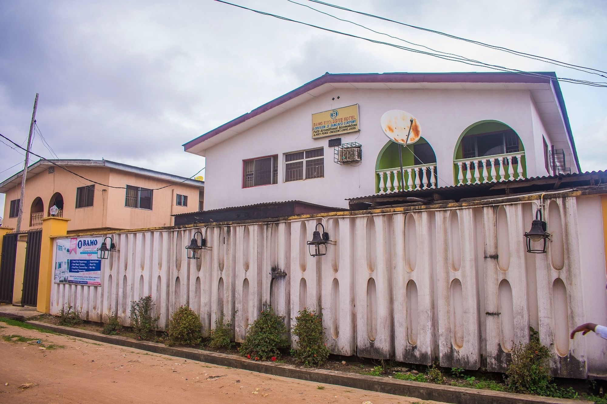 Фото отеля 1