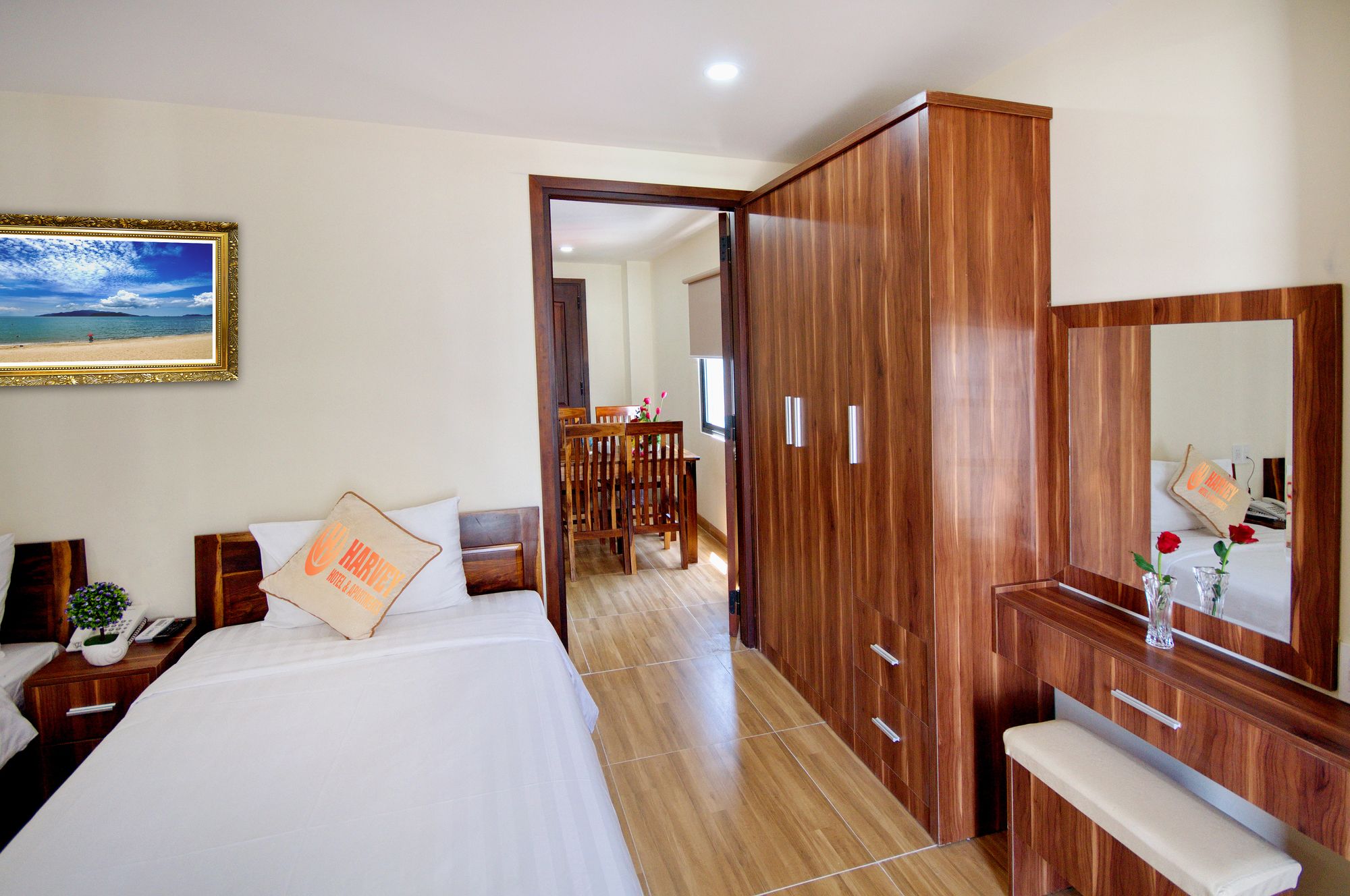 Фото Harvey Hotel & Apartments