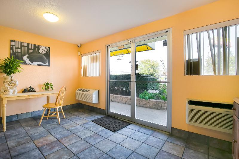 Фото Oyo Hotel Houston Southwest I-69