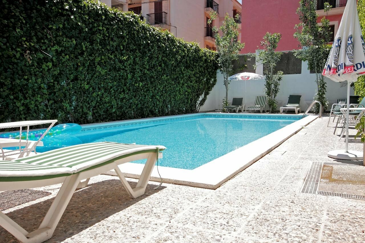 Фото Hostal Ca's Bombu