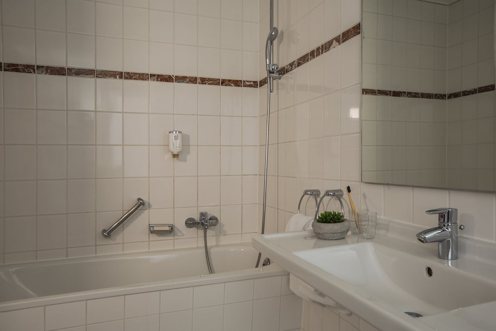 Фото Novum Hotel Holstenwall Hamburg Neustadt