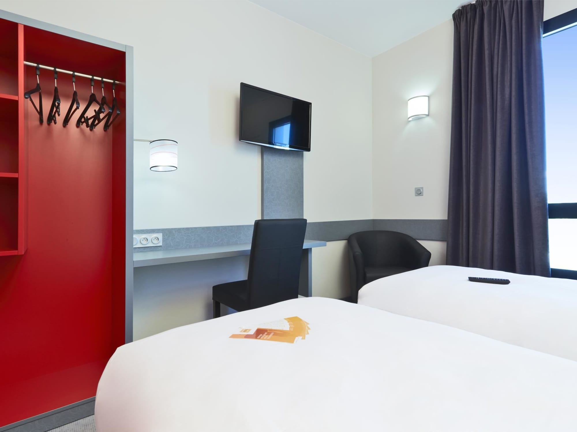 Фото Première Classe Lyon Est - Saint-Priest Eurexpo