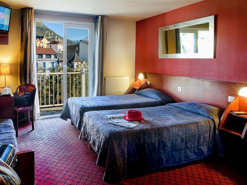 Фото Hotel La Solitude