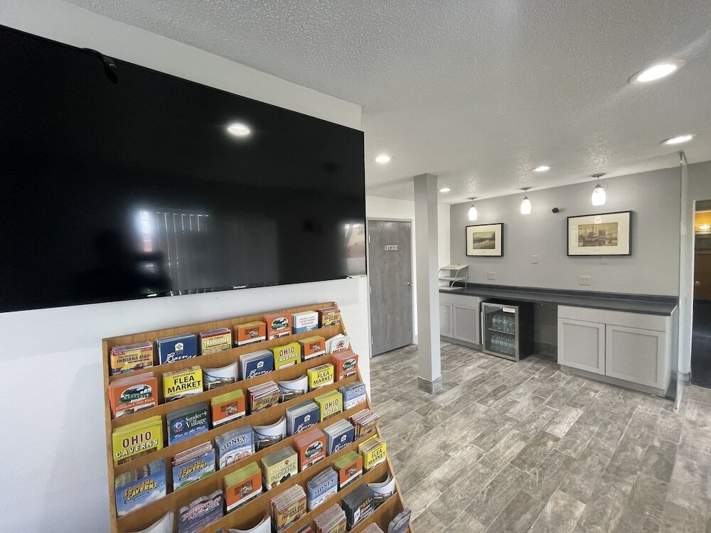 Фото Magnuson Hotel Fort Wayne North – Coliseum