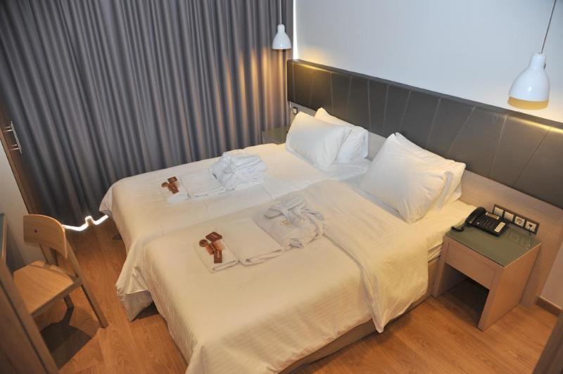 Фото Elements Rooms and Apartments