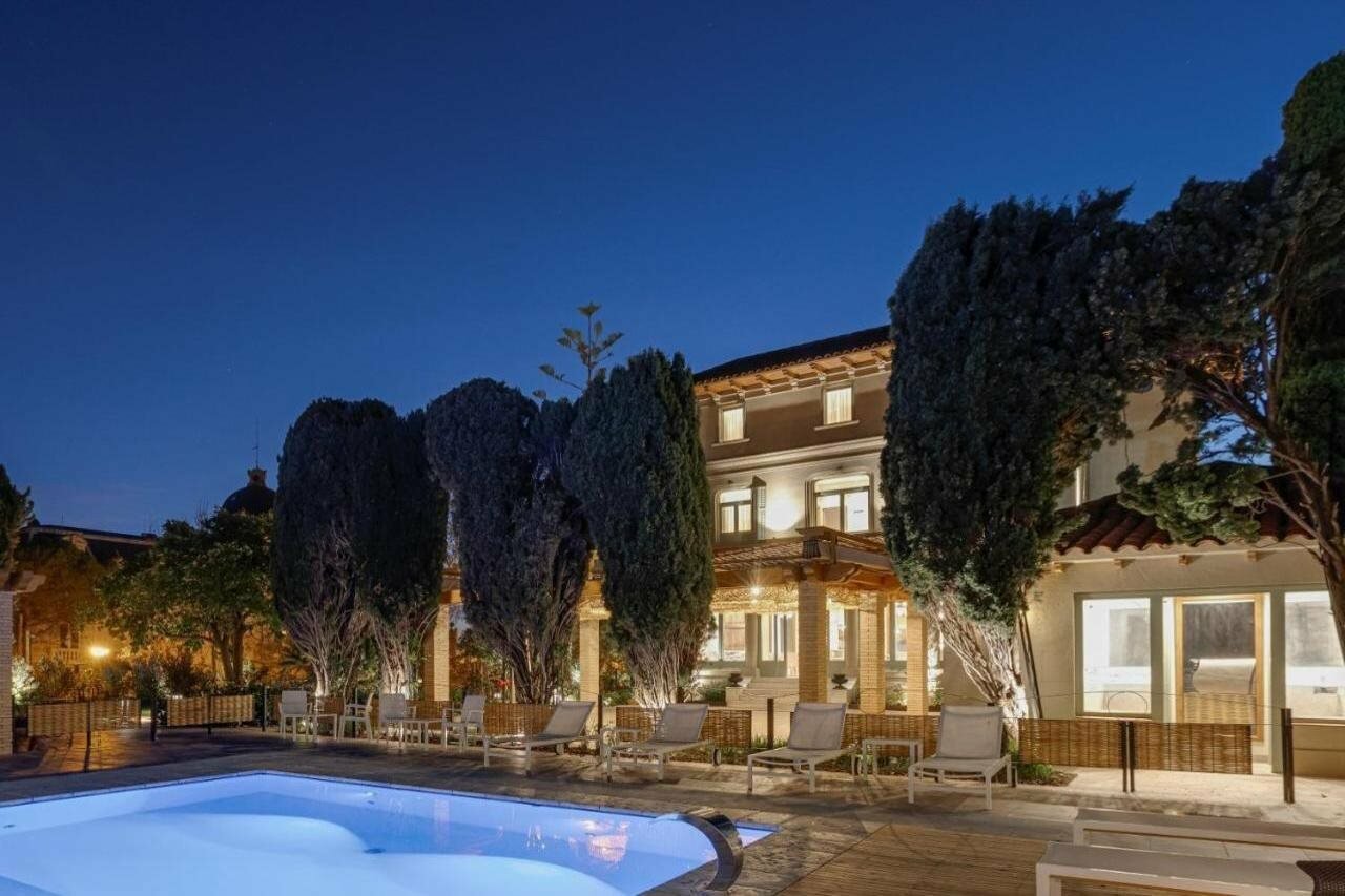 Фото отеля 1