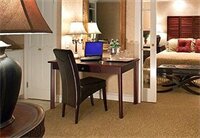 Фото Chateau Inn and Suites