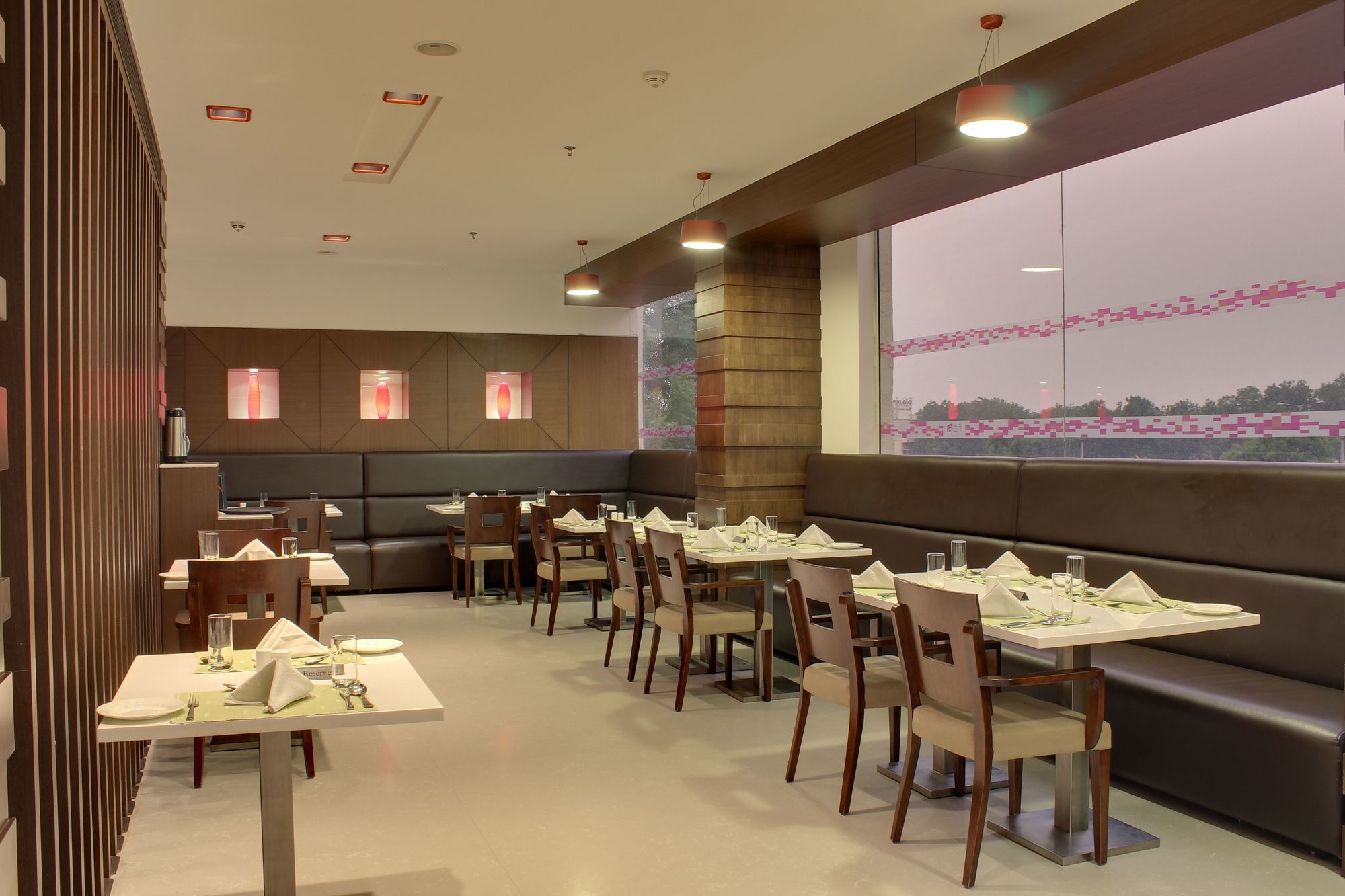 Фото Vivanta Ahmedabad Sg Highway