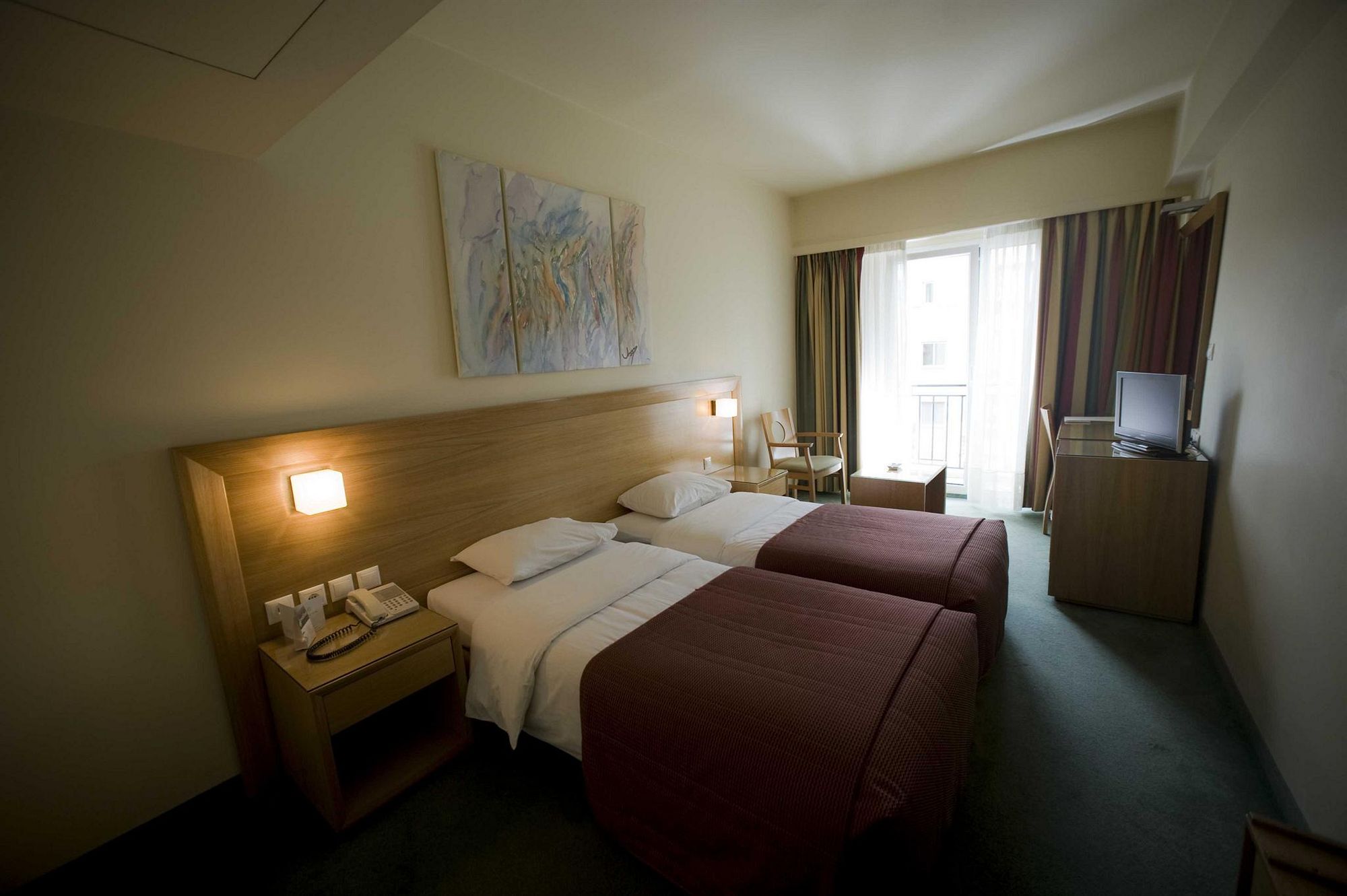 Фото отеля 2