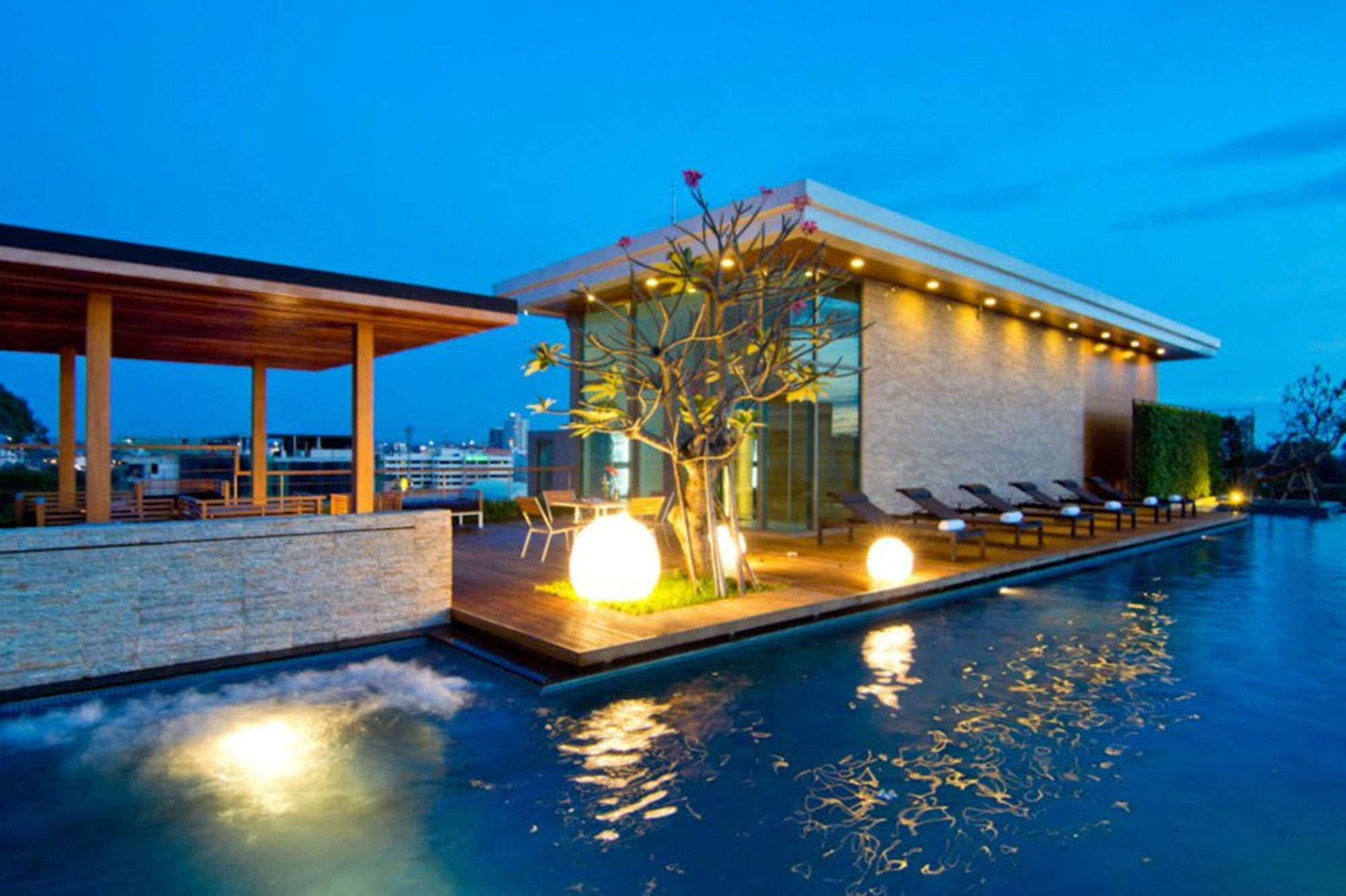 Фото Seven Zea Chic Hotel