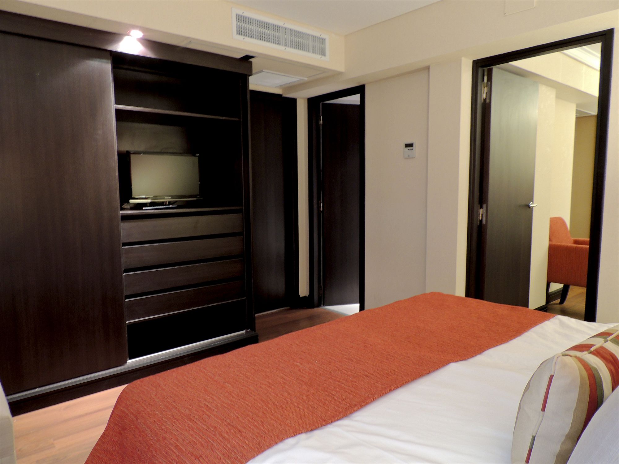 Фото Premium Tower Suites San Luis