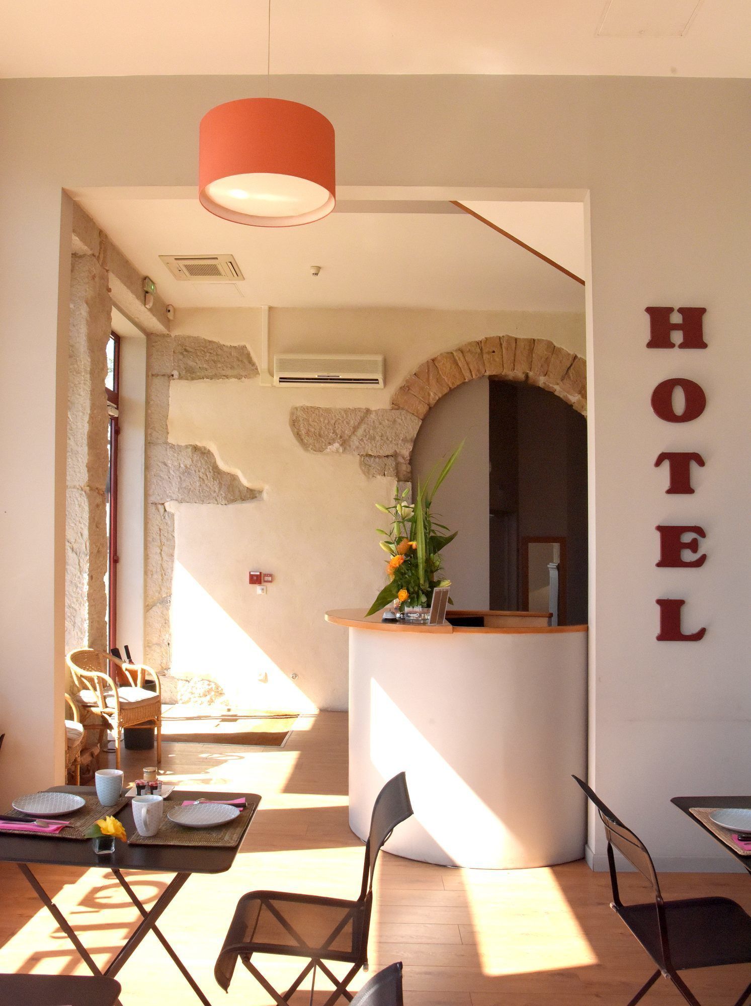 Фото Hotelo Lyon Charité