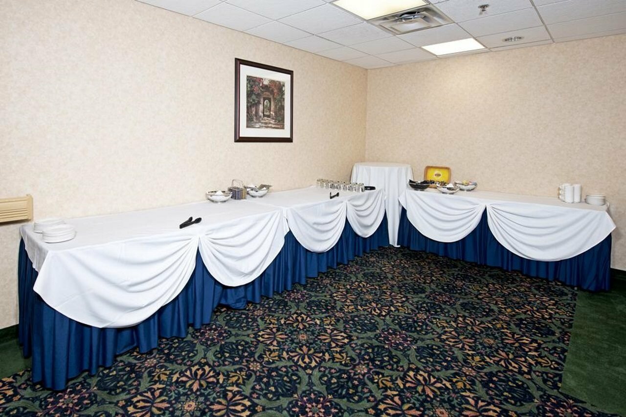 Фото Hampton Inn by Hilton Ottawa