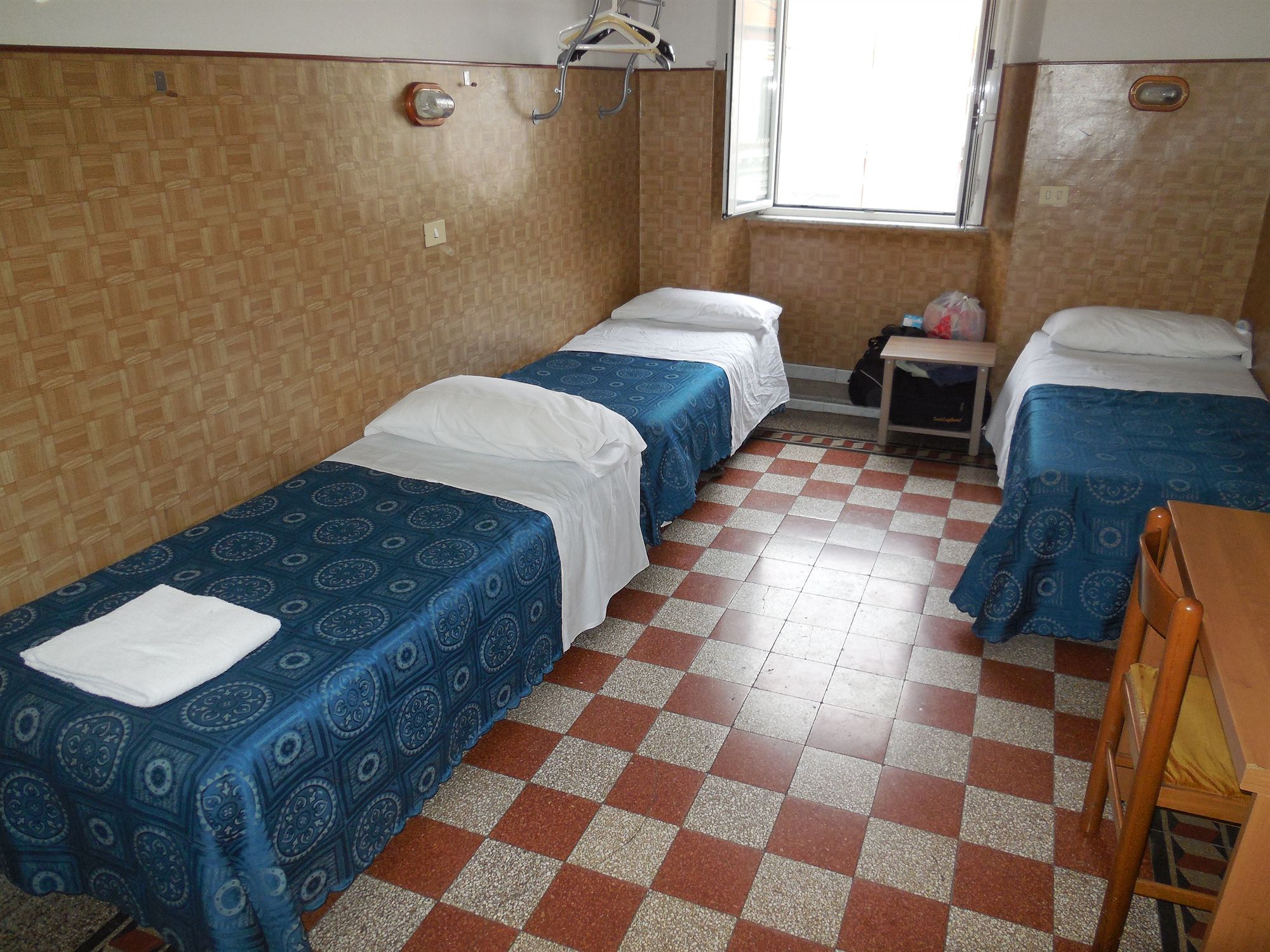 Фото Cressy Hotel