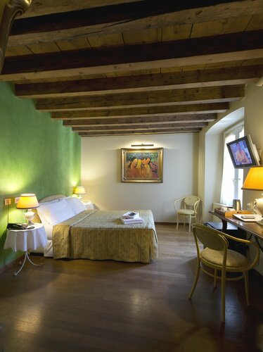 Внешний вид отеля Hotel Piazza Vecchia в Бергамо, фото 2