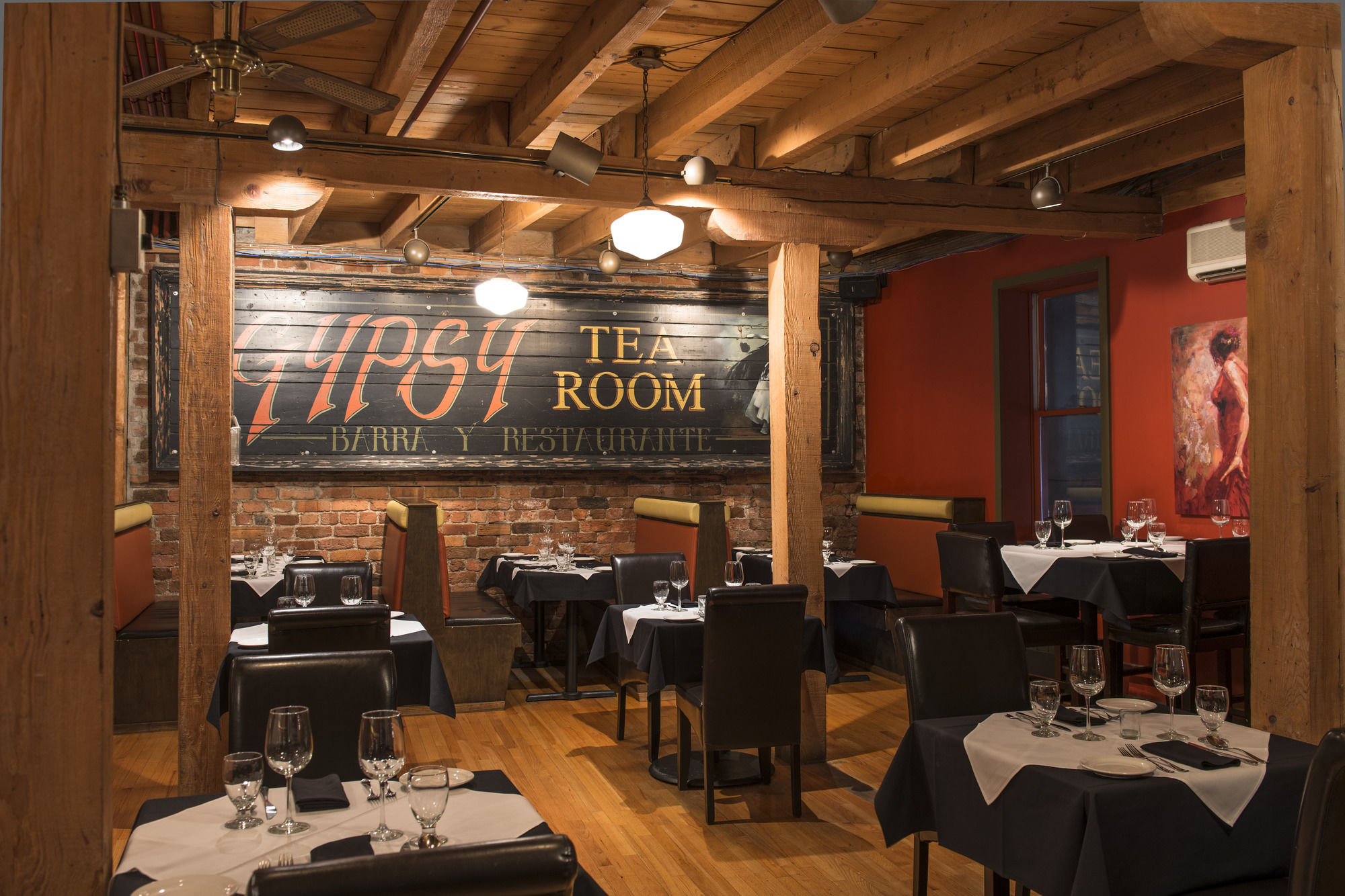 Фото The Murray Premises Hotel