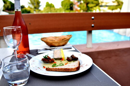 Гостиница The Originals Montpellier Sud Le Mas de Grille в Лодеве