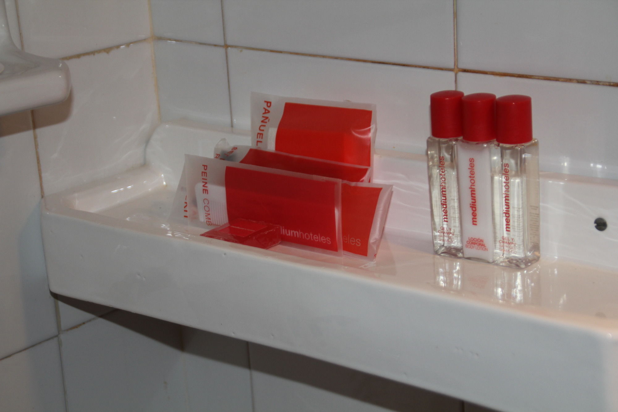 Фото Hotel Medium Renaixença