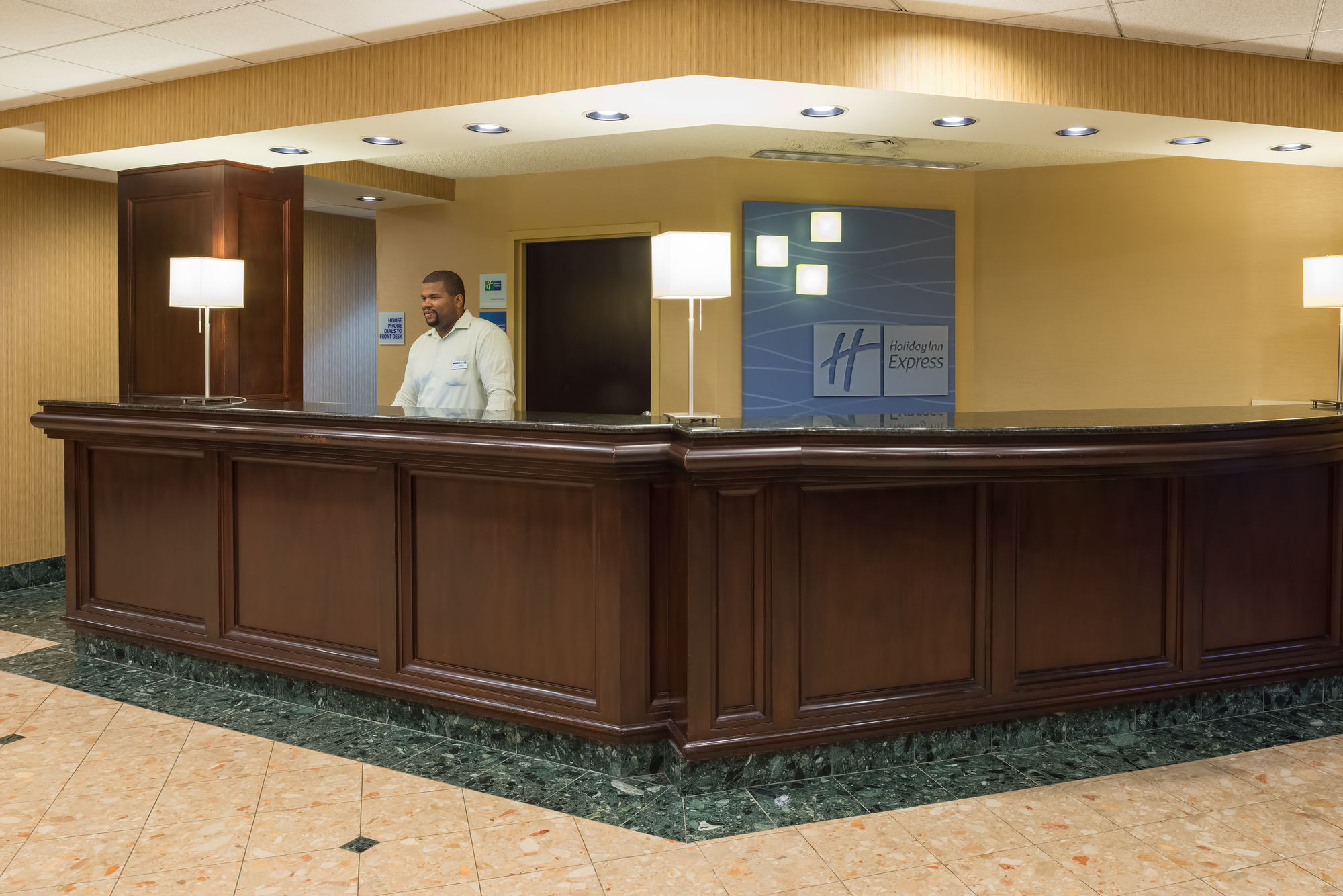 Фото Holiday Inn Express Philadelphia Ne - Bensalem, an Ihg Hotel