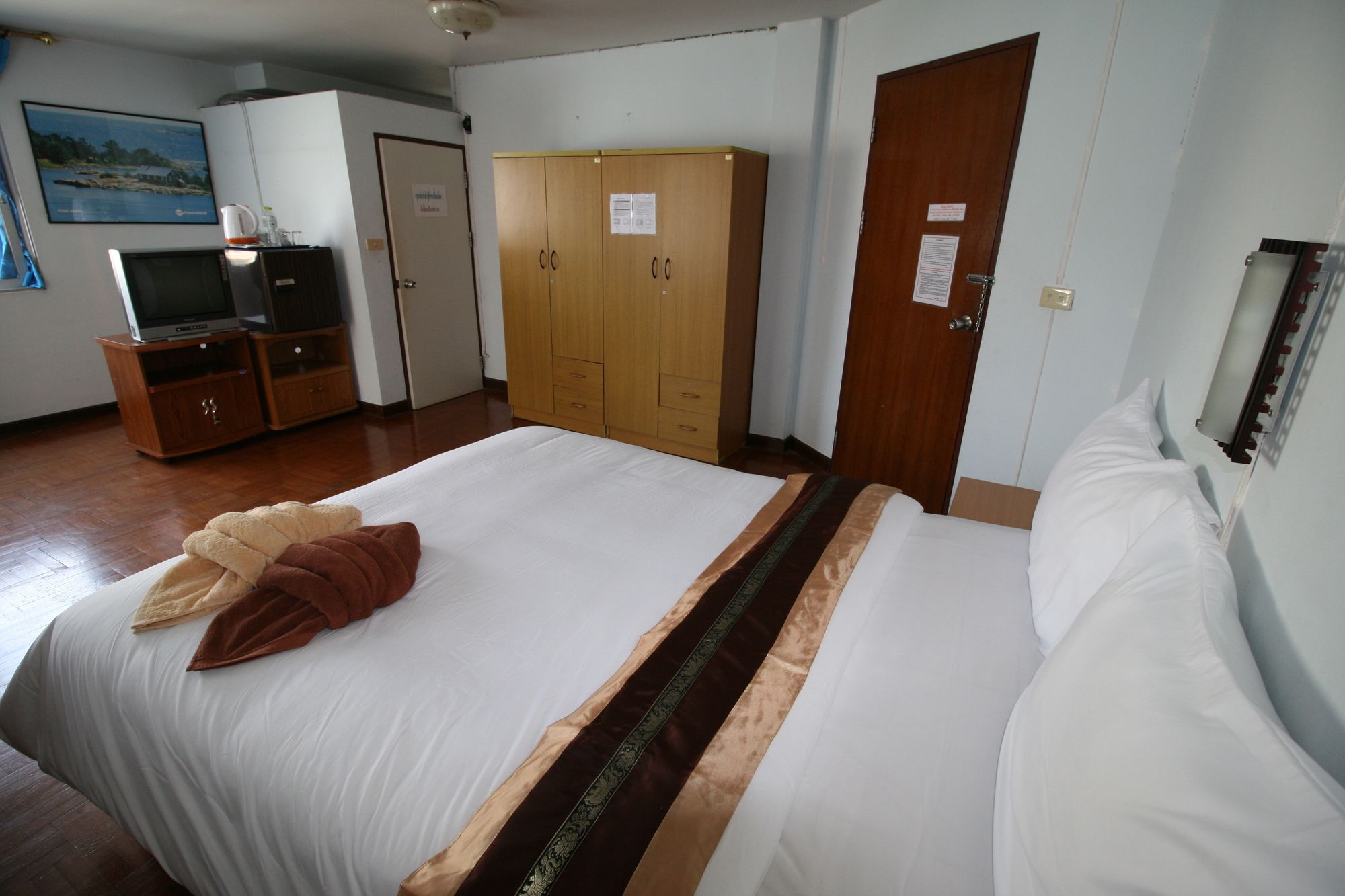 Фото Beachfront Hotel Cha Am