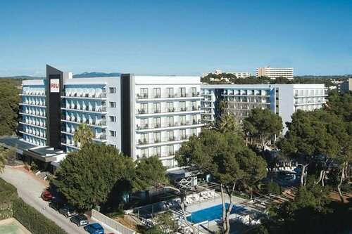 Гостиница Riu Bravo
