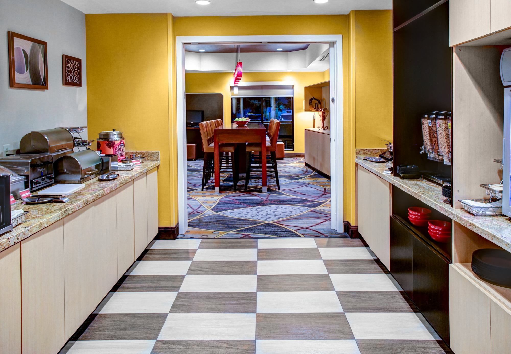 Фото Towneplace Suites Bakersfield West