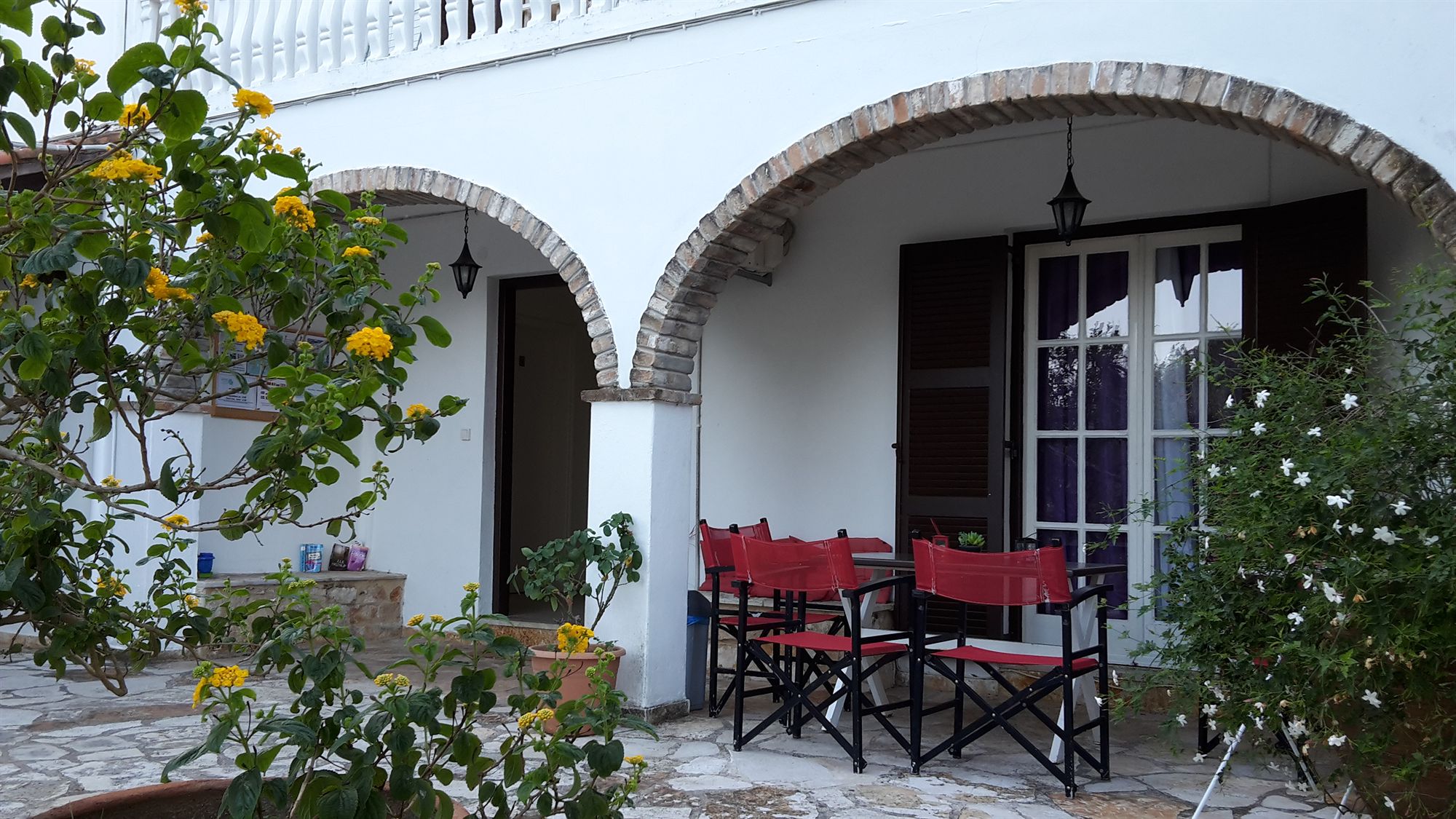 Фото Gina Studios