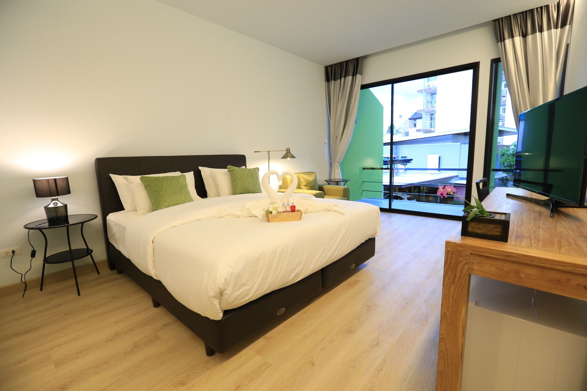 Фото The White Elephant Home