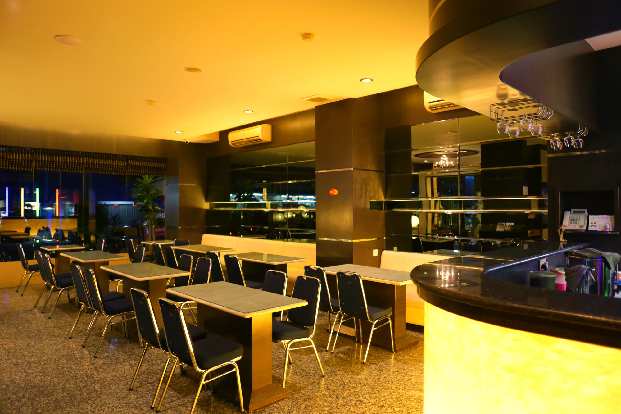 Фото Lovina Inn Nagoya Batam