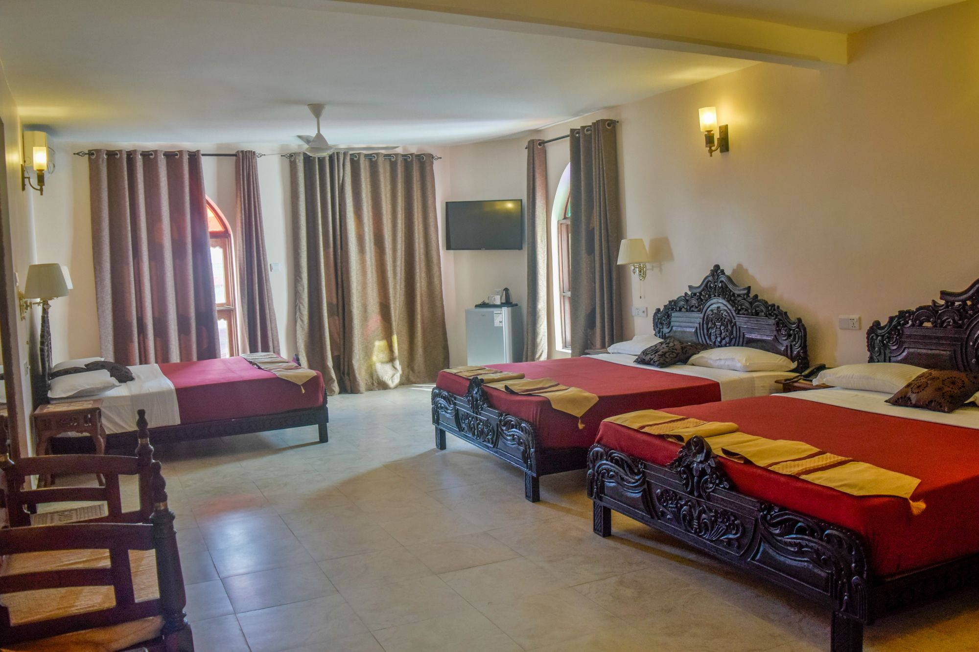 Фото Tembo Hotel