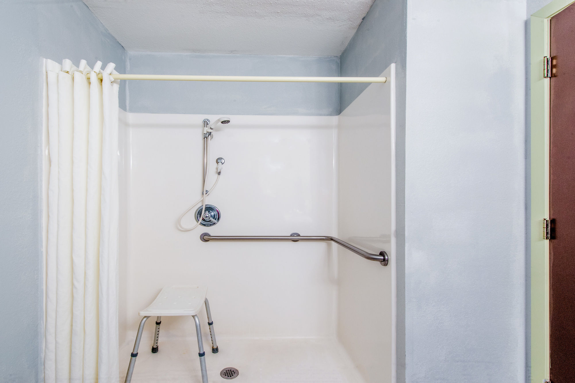 Фото Super 8 by Wyndham Lake Charles/Sulphur