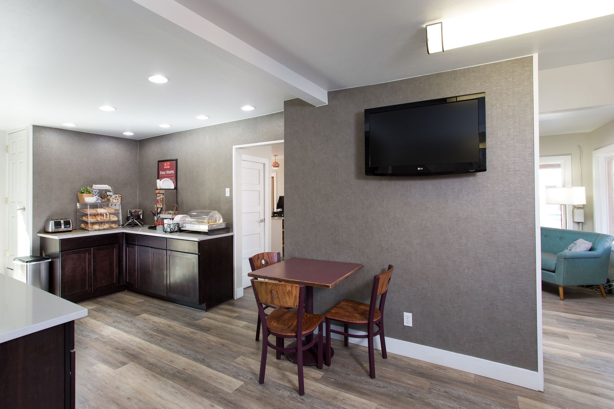 Фото Econo Lodge Inn & Suites Durango