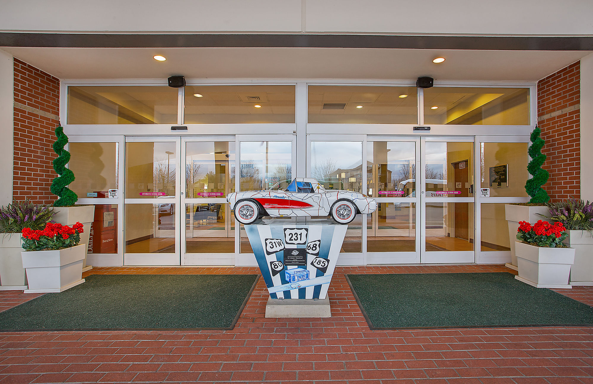 Фото Holiday Inn University Plaza-Bowling Green, an Ihg Hotel