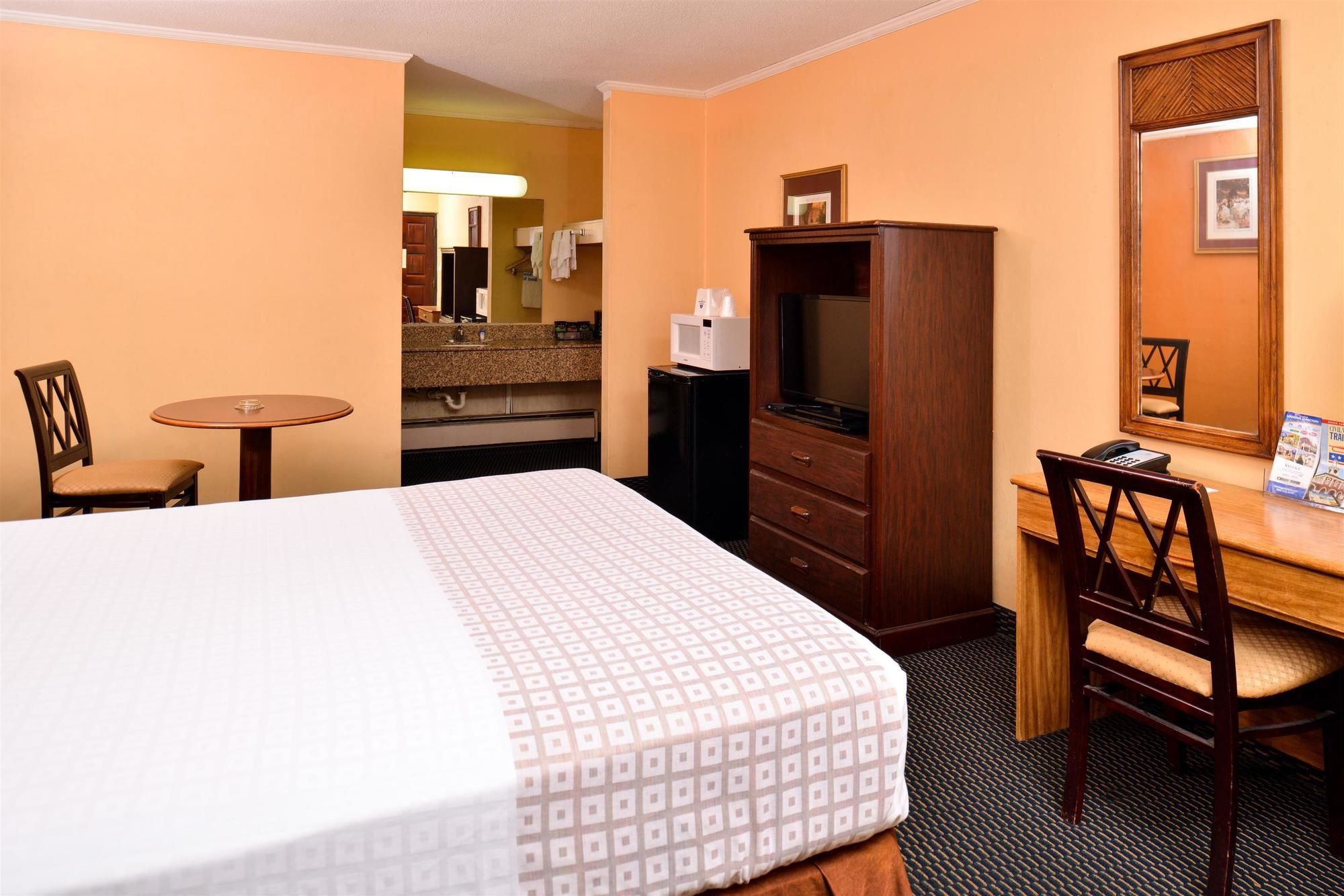 Фото Loyalty Inn Rockingham