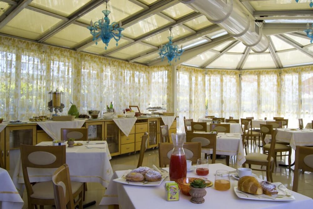 Фото Hotel Leonessa