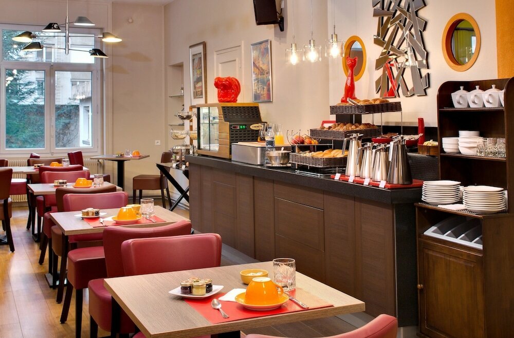 Фото Logis Hôtel du Midi - Saint Etienne Sud