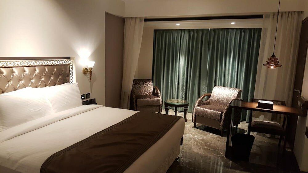 Фото Peninsula Redpine