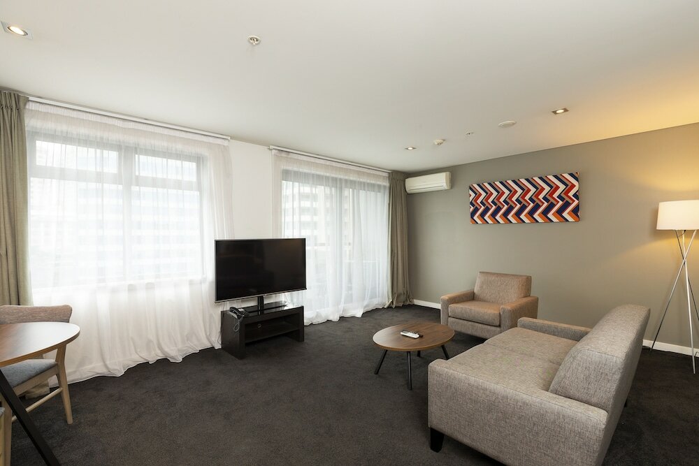 Фото Oaks Auckland Hotel