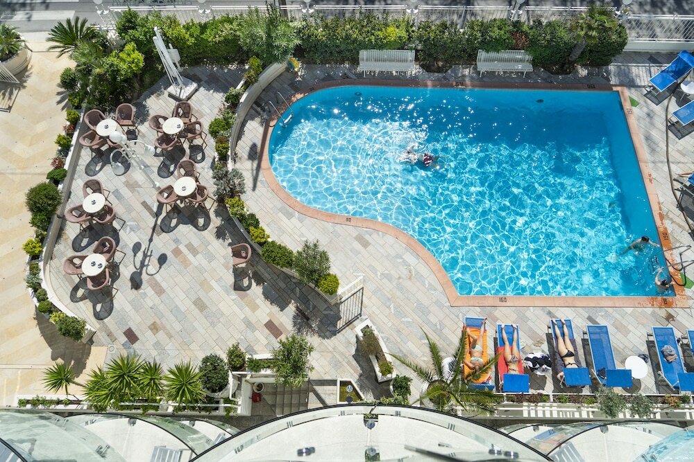 Фото Hotel Ambassador