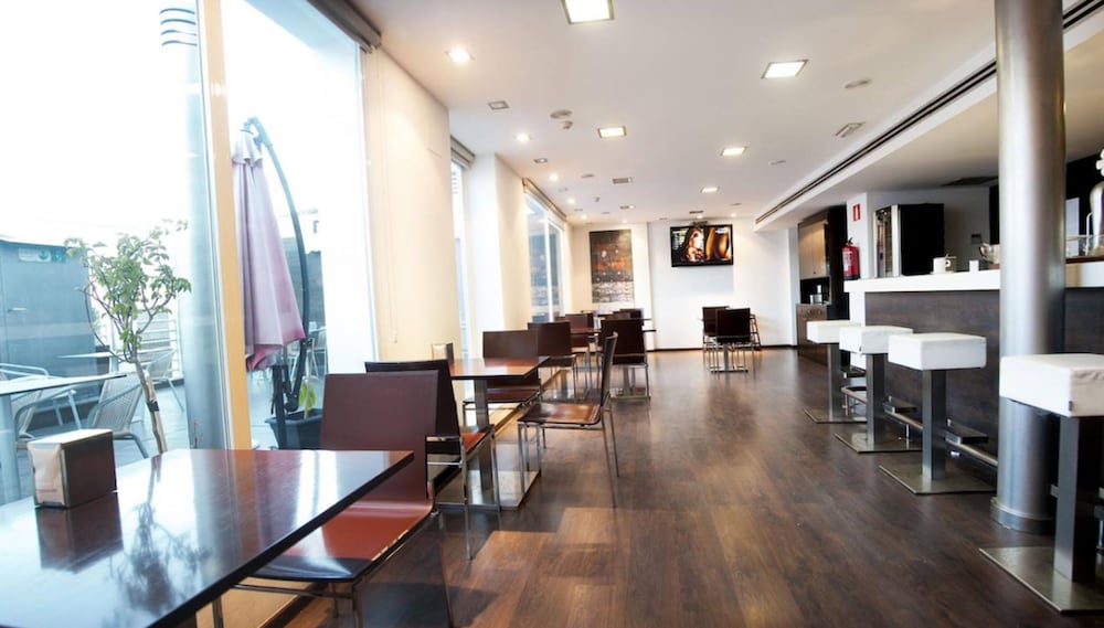 Фото Universal Hotel