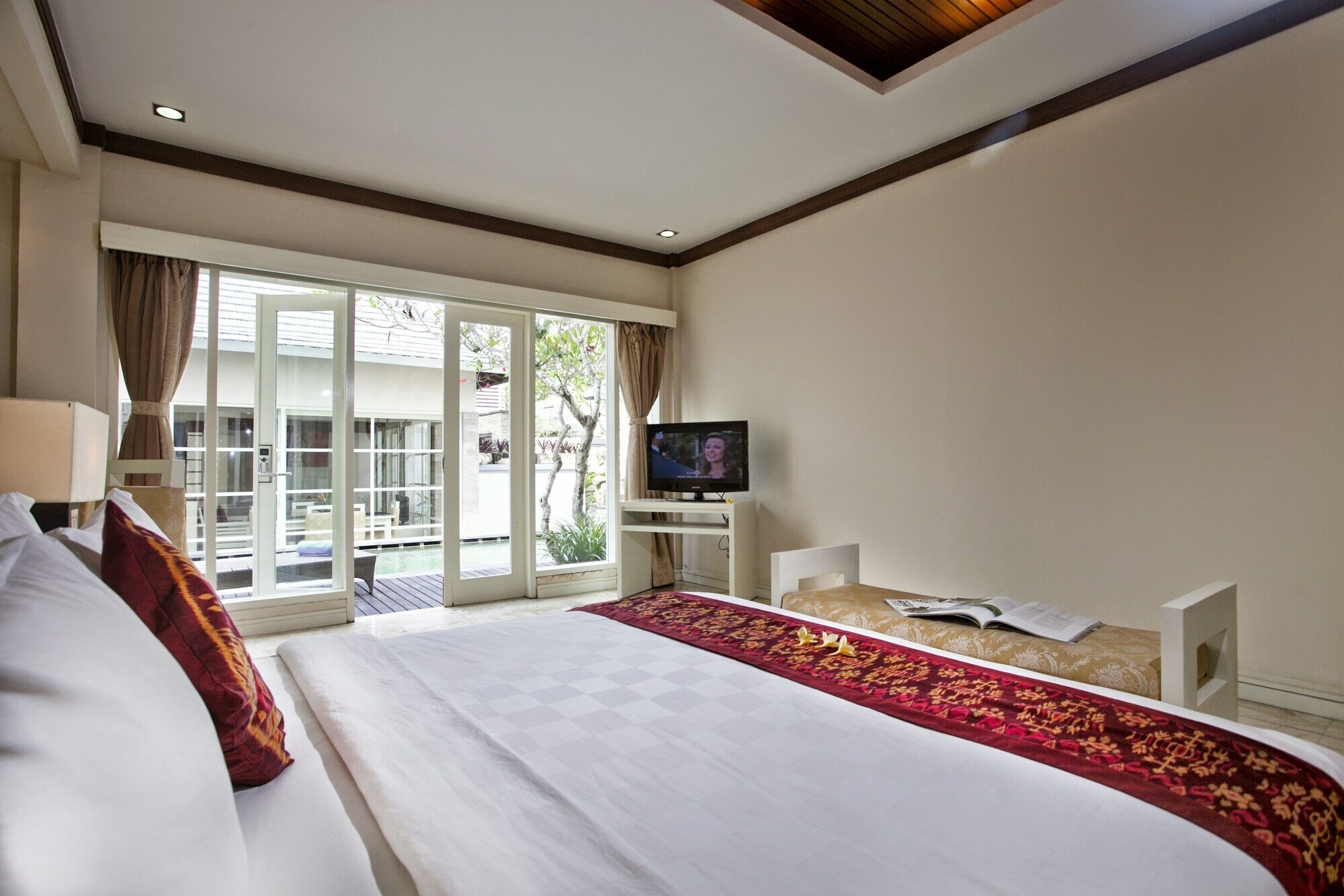 Фото Bugan Villas