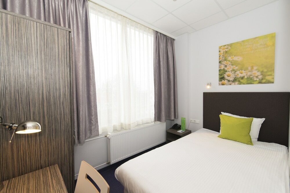 Фото Court Garden Hotel