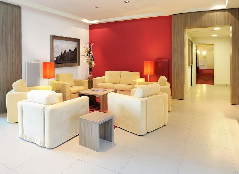 Фото Residhome Paris Guyancourt