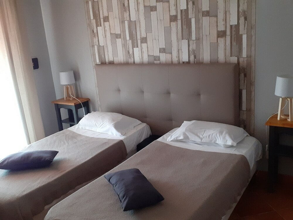 Фото Hotel Athéna