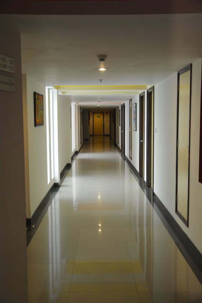 Фото Red Fox Hotel, Jaipur