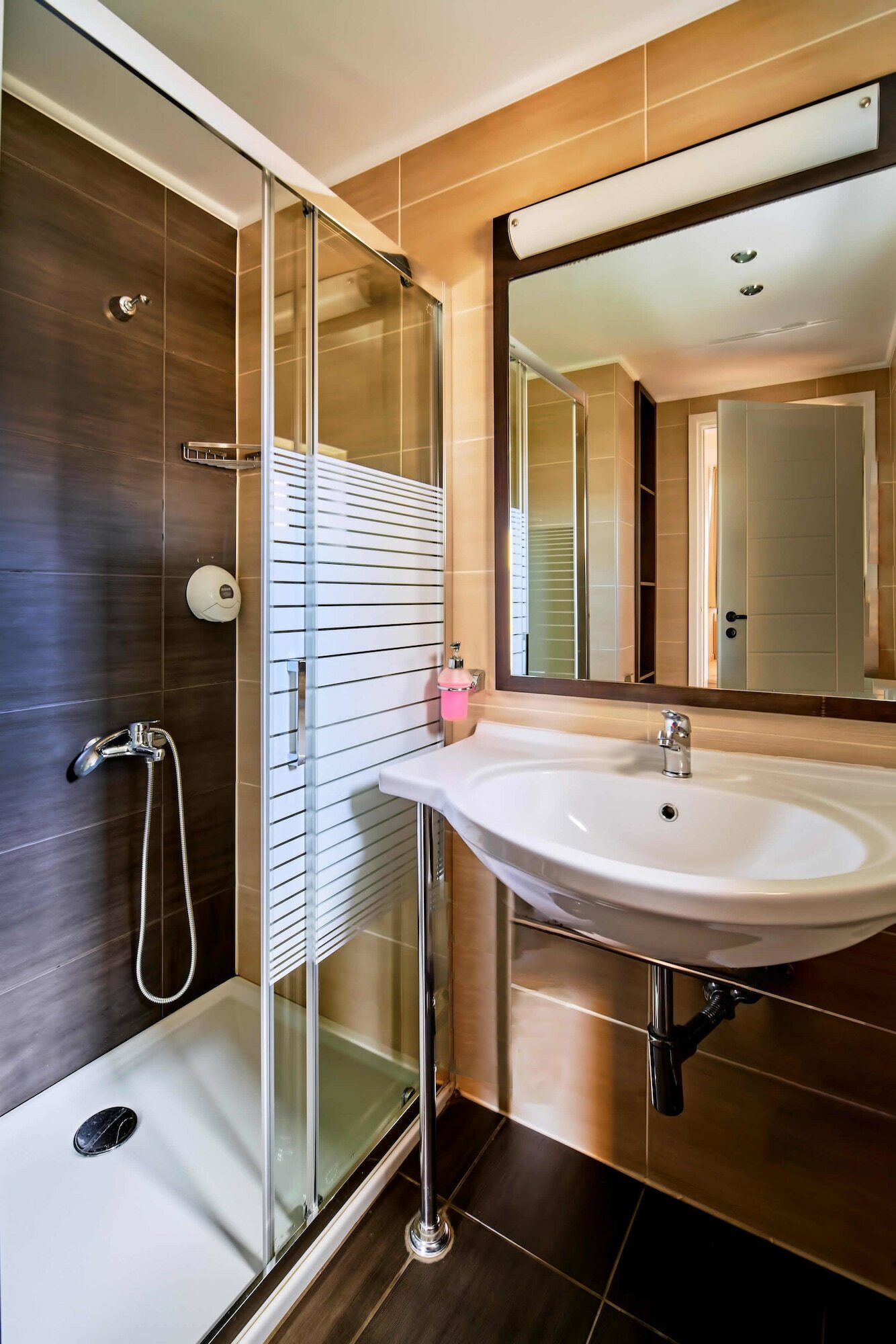 Фото Silver Beach Hotel