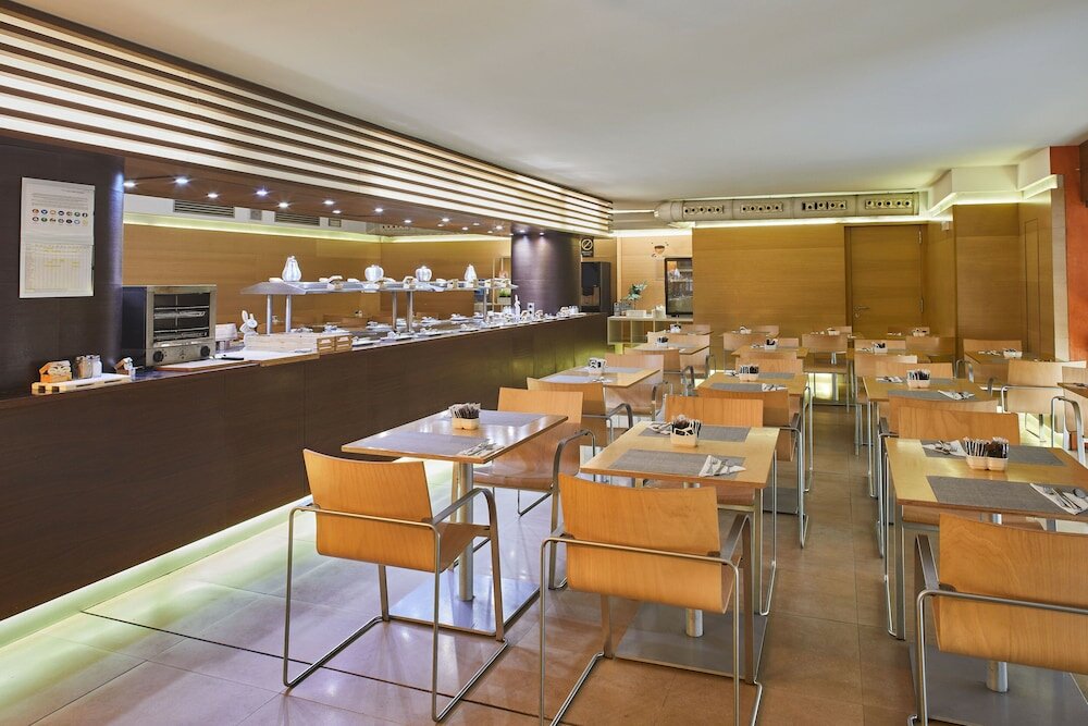 Фото Hotel Silken Puerta de Valencia