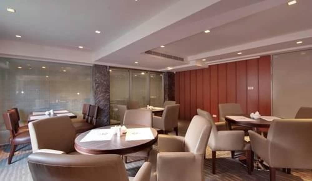 Фото Tokyo International Hotel