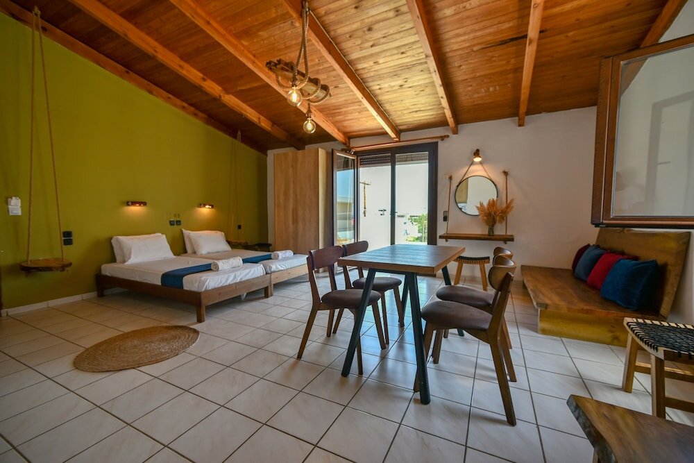 Фото Iraklis Studios & Apartments