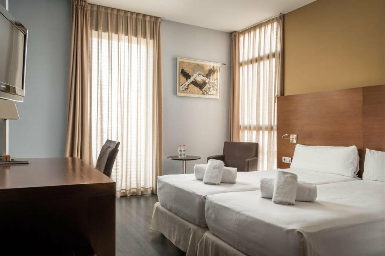 Фото Hotel Madanis